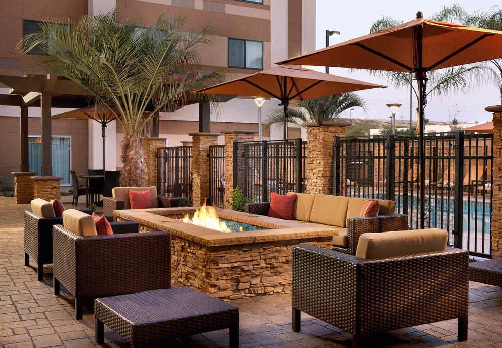 Courtyard By Marriott San Diego Oceanside Exterior photo