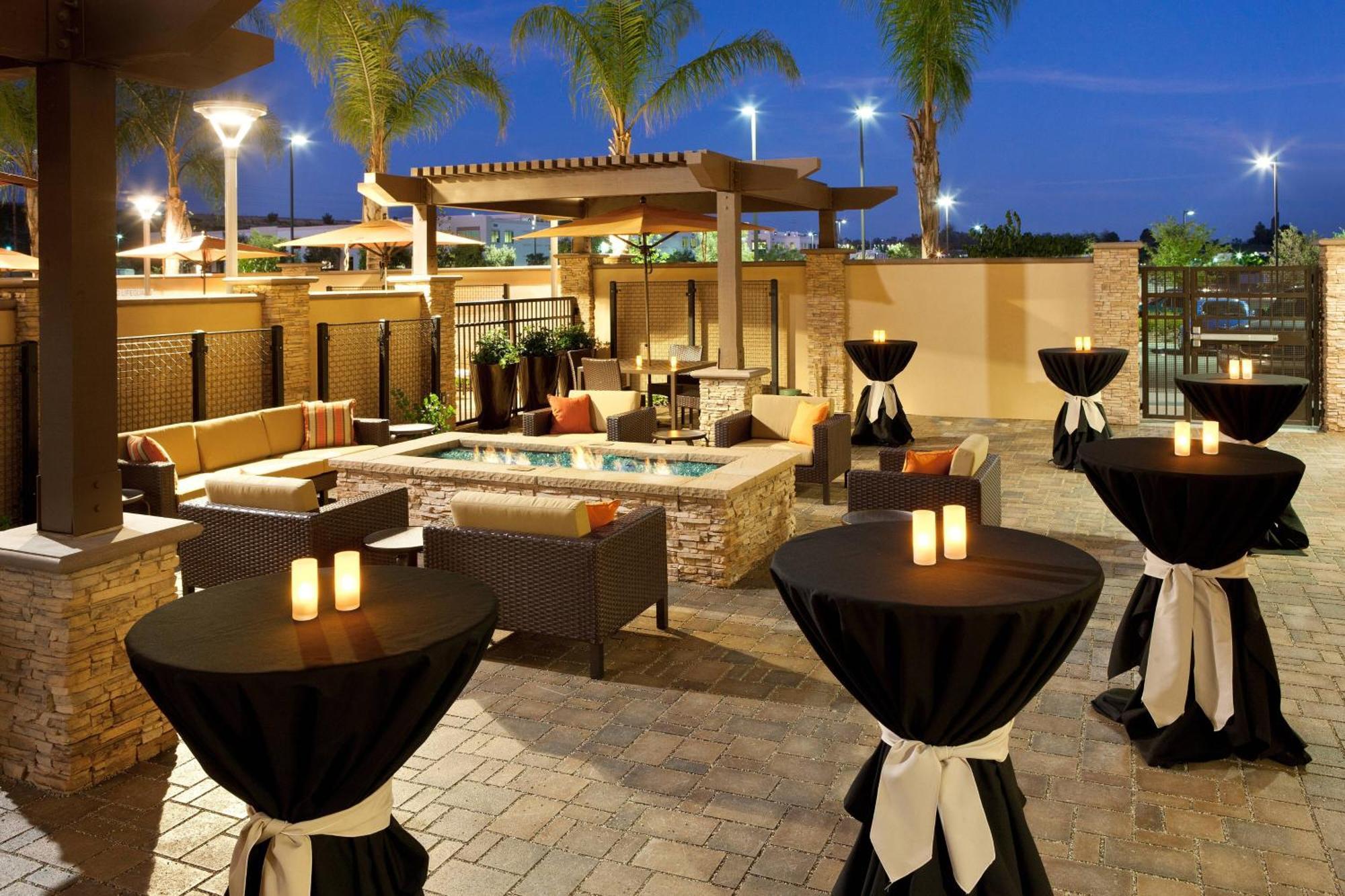Courtyard By Marriott San Diego Oceanside Exterior photo