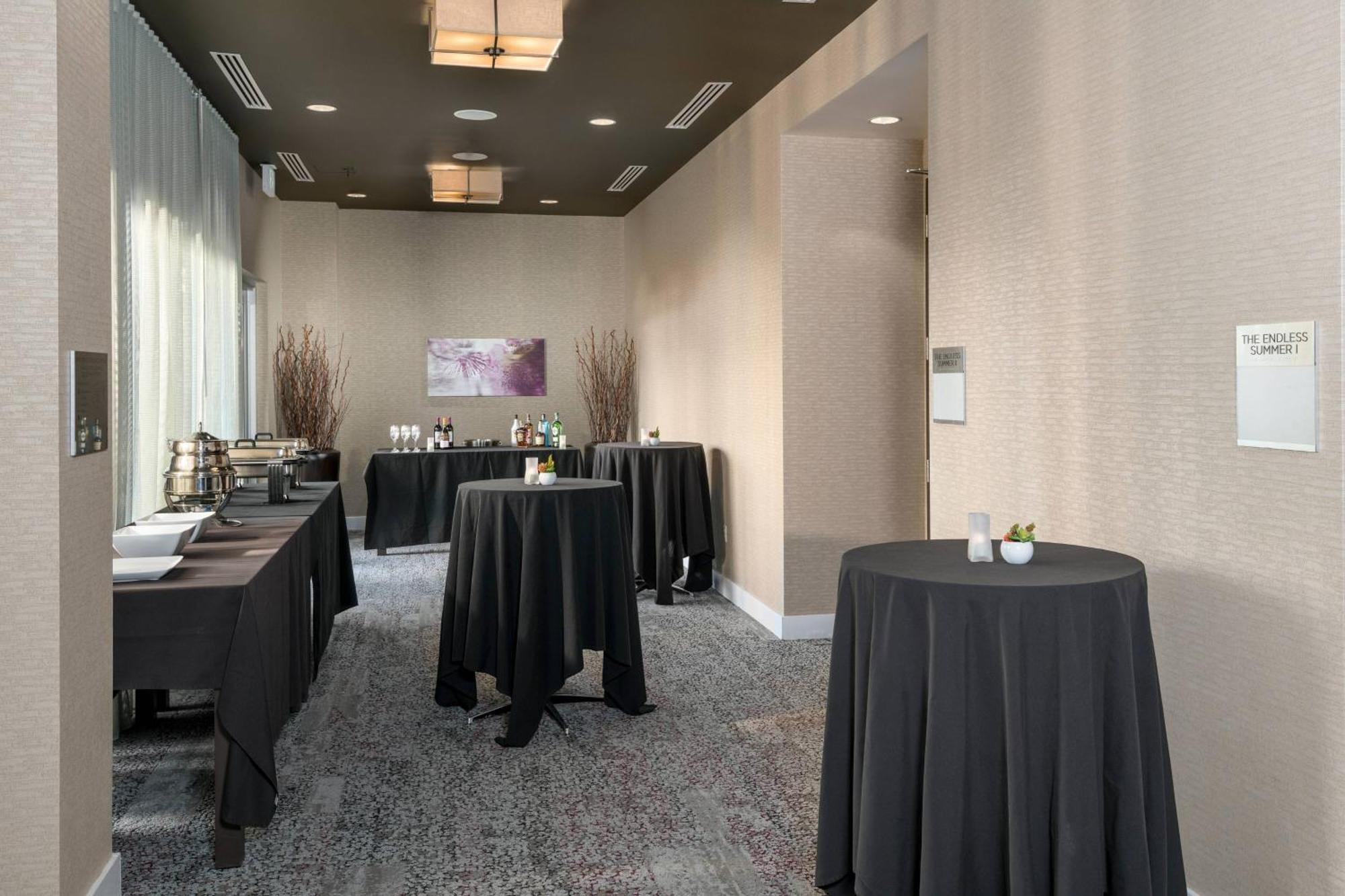 Courtyard By Marriott San Diego Oceanside Exterior photo