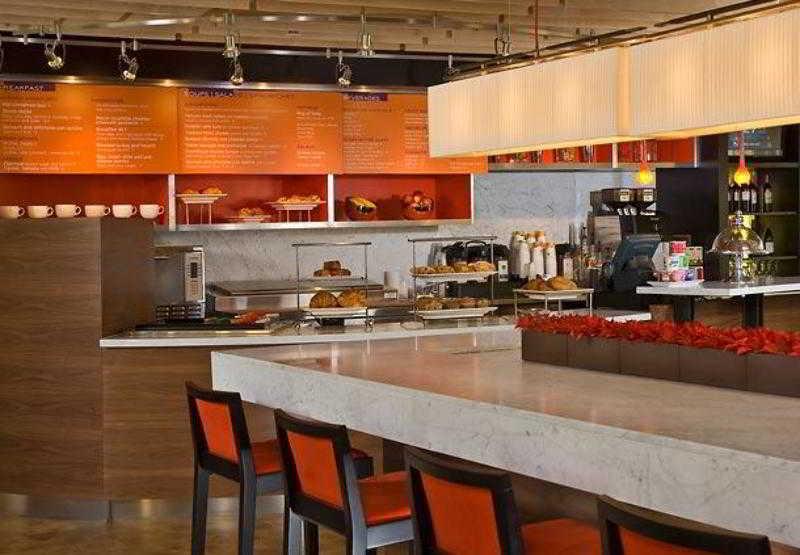 Courtyard By Marriott San Diego Oceanside Restaurant photo